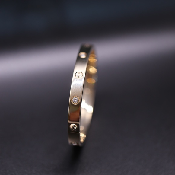 Yellow Gold Diamond Screw Bracelet - Picture 3 of 10